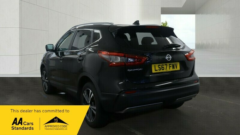 Nissan Qashqai N-connecta Dig-t Xtronic Black #3