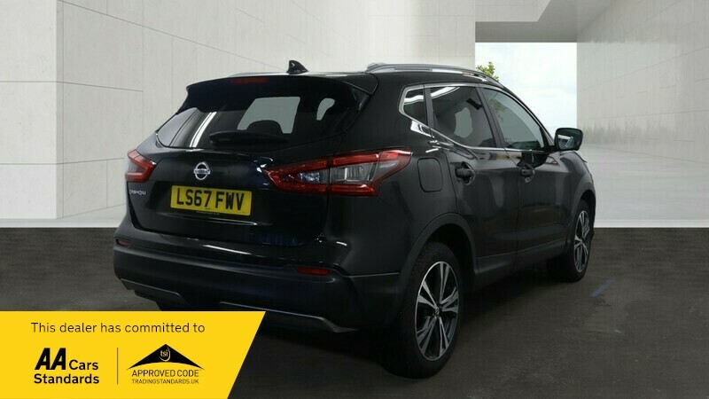 Nissan Qashqai N-connecta Dig-t Xtronic Black #4