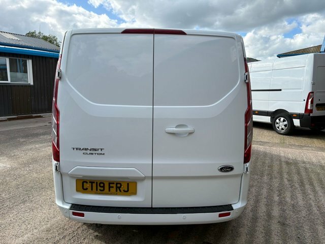 Ford Transit Custom Mpv CT19FRJ White #4