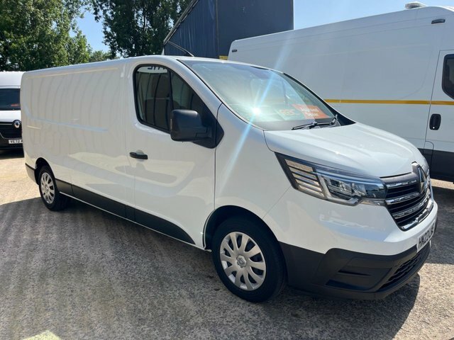 Renault Trafic Mpv HN23LWE White #2