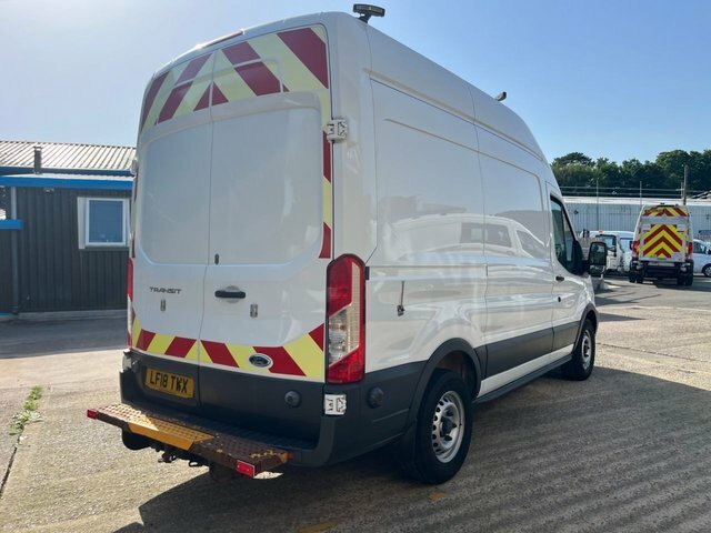 Ford Transit Custom Mpv LF18TWX White #4
