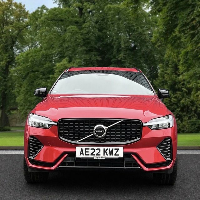 Volvo XC60 2022 2.0H T8 Recharge 18.8Kwh R-design Pro Suv AE22KWZ Red #3