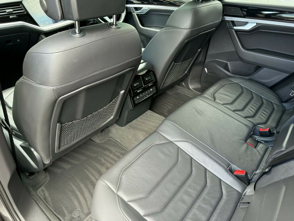 Volkswagen Touareg Suv 3.0 Tdi V6 Black Edition 2023 Grey #6