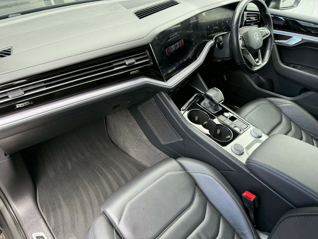 Volkswagen Touareg Suv 3.0 Tdi V6 Black Edition 2023 Grey #5