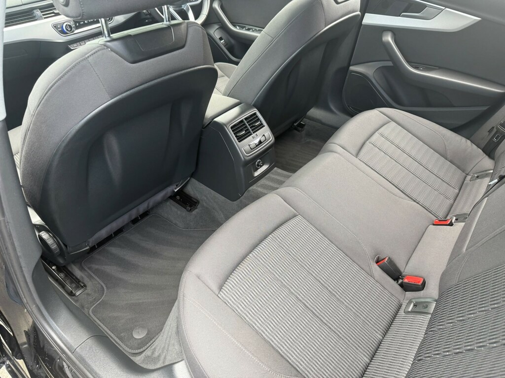 Audi A4 Saloon 2.0 Tdi Ultra Se 2017 Black #6