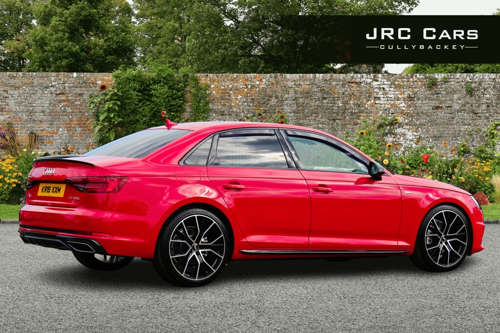 Audi A4 2.0 Tfsi 35 Black Edition Red #4