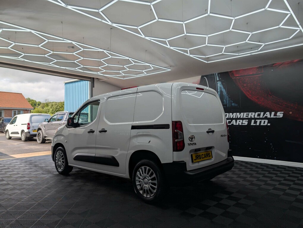 Toyota Proace City City Icon HJ22TKU #4