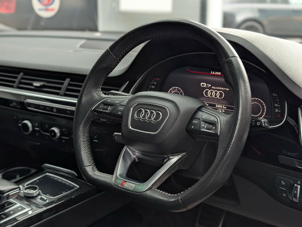 Audi Q7 Blue #15