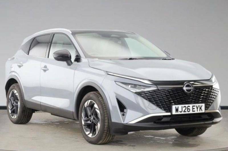Nissan Qashqai Hatchback Silver #1