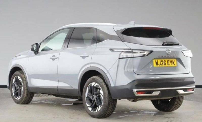 Nissan Qashqai Hatchback Silver #2