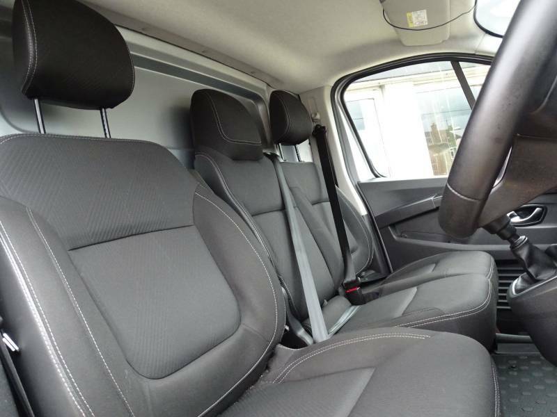 Nissan Primastar 2.0 Dci 150Ps H1 Acenta Van White #18