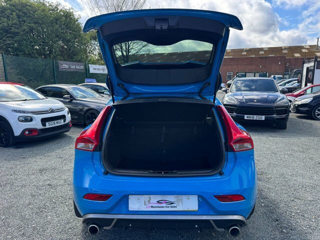 Volvo V40 D2 R Design White #17