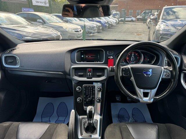 Volvo V40 D2 R Design White #16