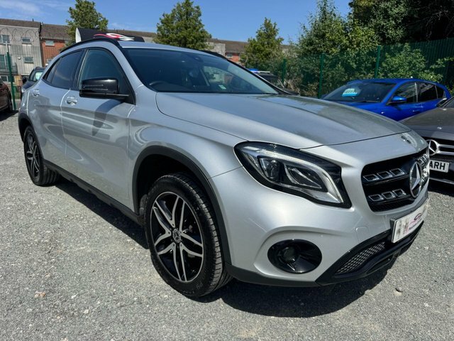 Mercedes-Benz GLA Class 1.6 Gla180 Gpf Urban Edition Suv 7G-dct Silver #3