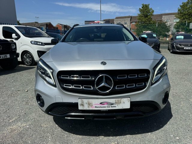 Mercedes-Benz GLA Class 1.6 Gla180 Gpf Urban Edition Suv 7G-dct Silver #2