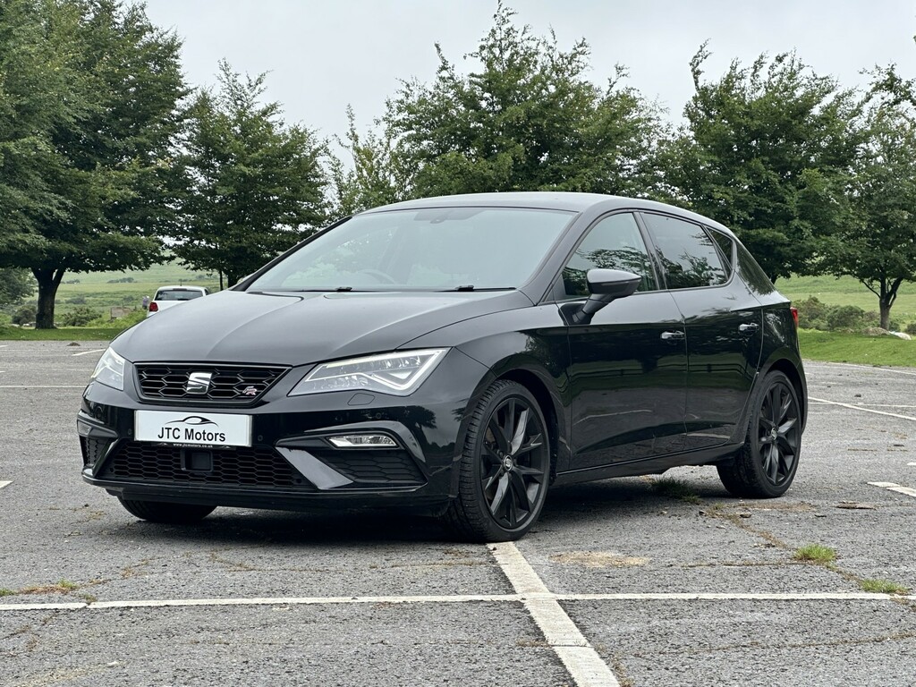 Seat Leon Hatchback 1.5 Tsi Evo 150 Fr Black Edition Ez AV69BWU Black #2