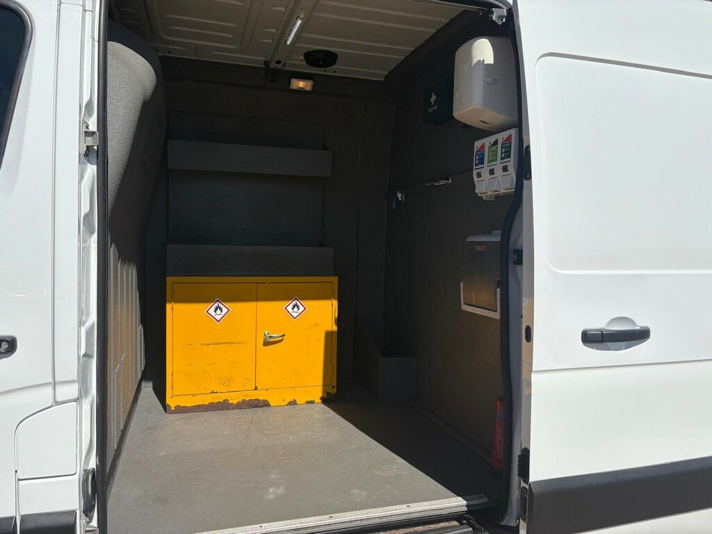 Nissan NV400  White #7