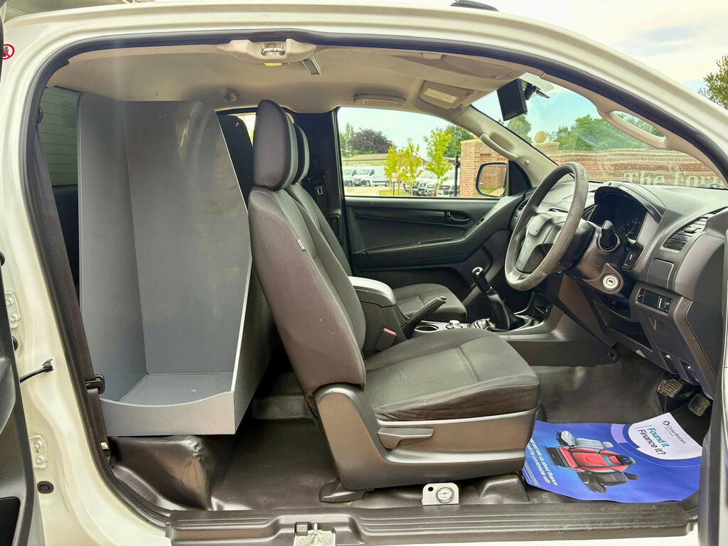 Isuzu D-Max Max Pickup Green #9