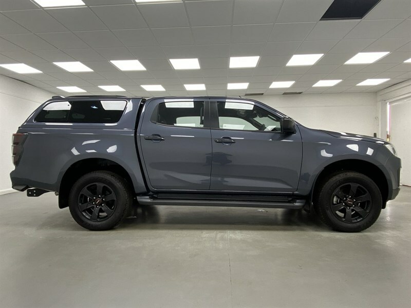 Isuzu D-Max 1.9 V-cross Double Cab 4X4 Pre Reg Grey #3