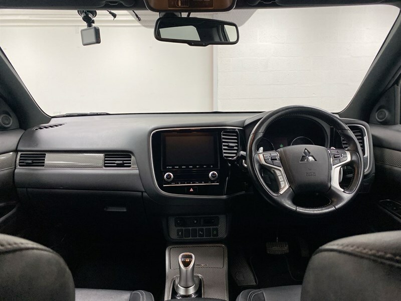 Mitsubishi Outlander 2.4 Phev Dynamic Black #4