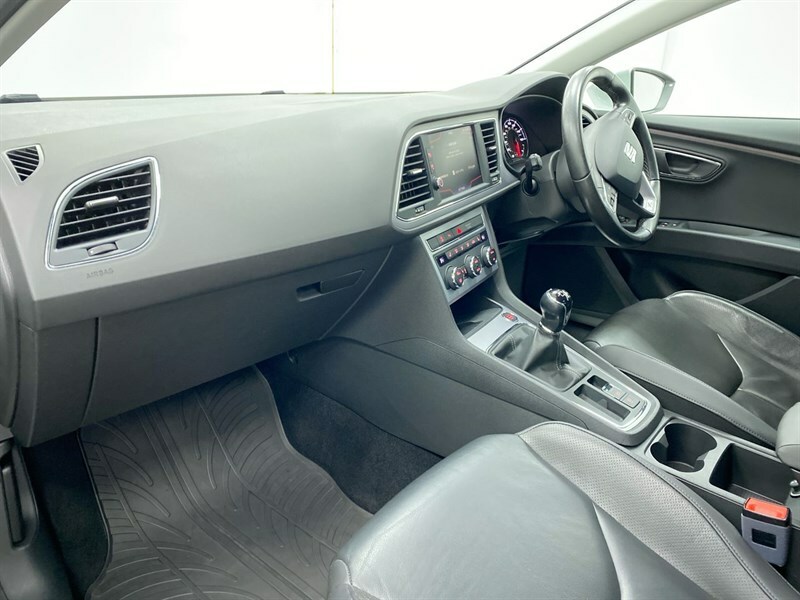 Seat Leon 1.4 Tsi 125 Xcellence Technology VE17GWA White #2