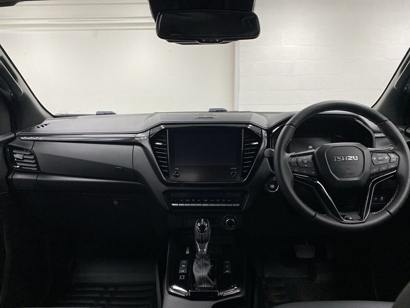 Isuzu D-Max 1.9 V-cross Double Cab 4X4 Black #4