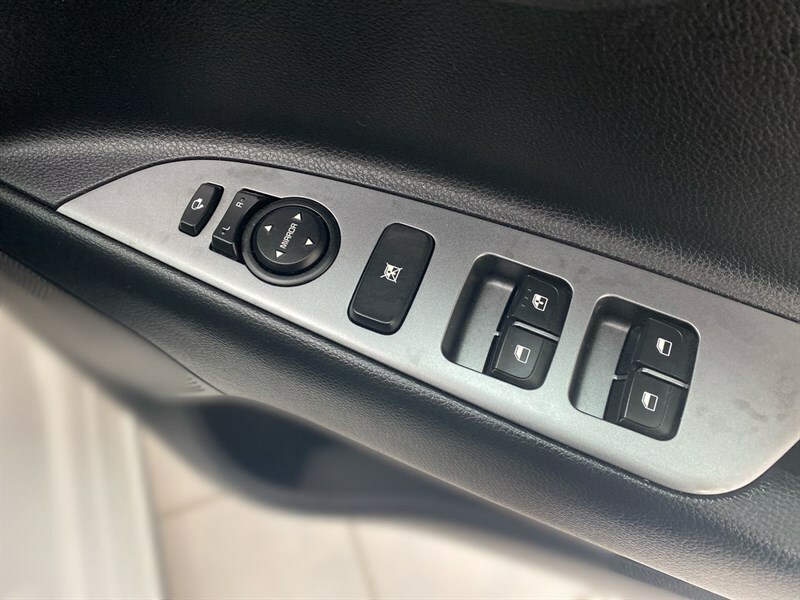 Kia RIO 1.2 2 Euro 6 Ss White #30