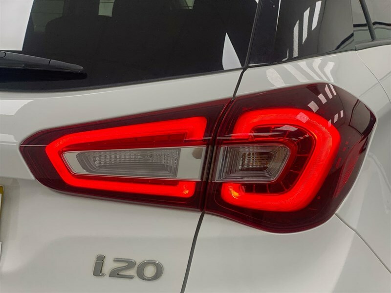 Hyundai I20 Hatchback White #22