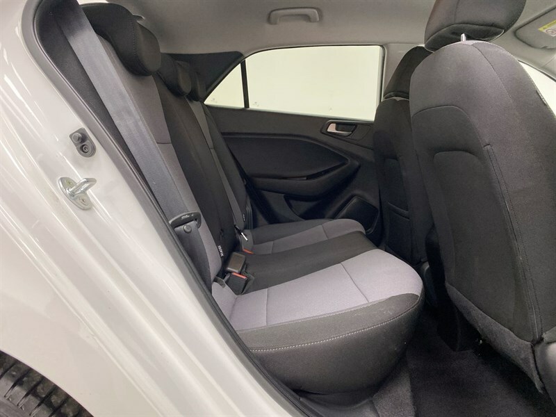 Hyundai I20 Hatchback White #57