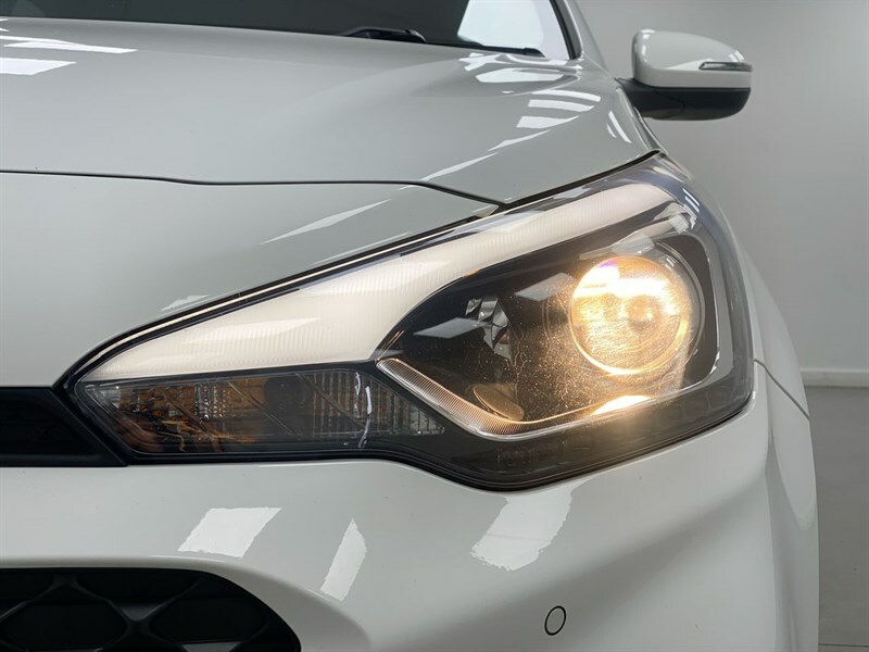 Hyundai I20 Hatchback White #21
