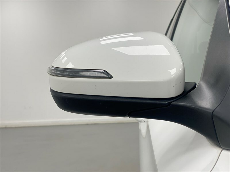 Hyundai I20 Hatchback White #27
