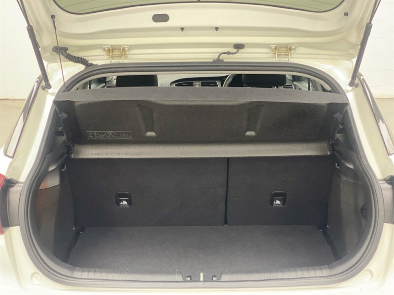 Hyundai I20 Hatchback White #60