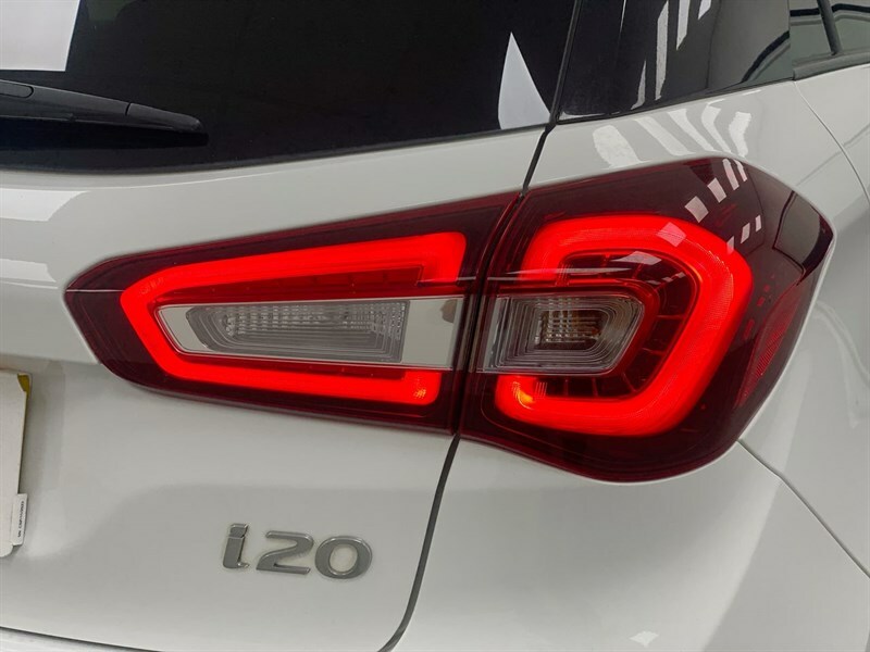 Hyundai I20 Hatchback White #23