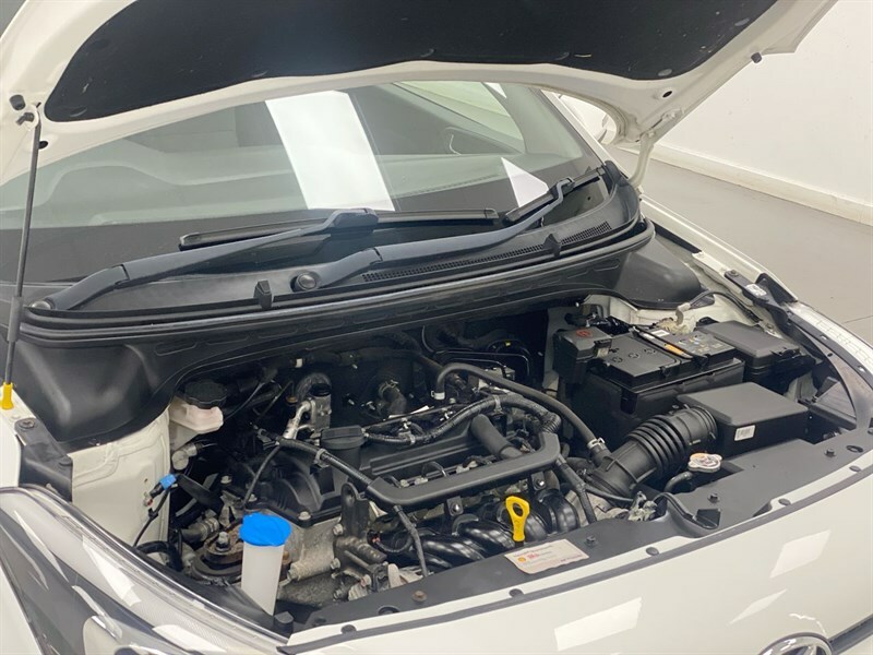Hyundai I20 Hatchback White #30