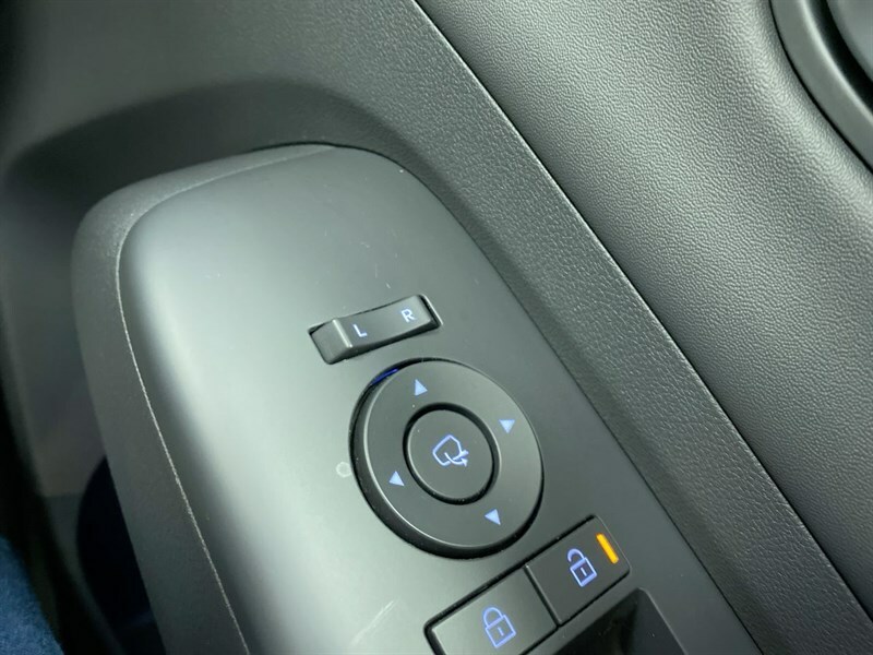 Hyundai Kona Advance Orange #33