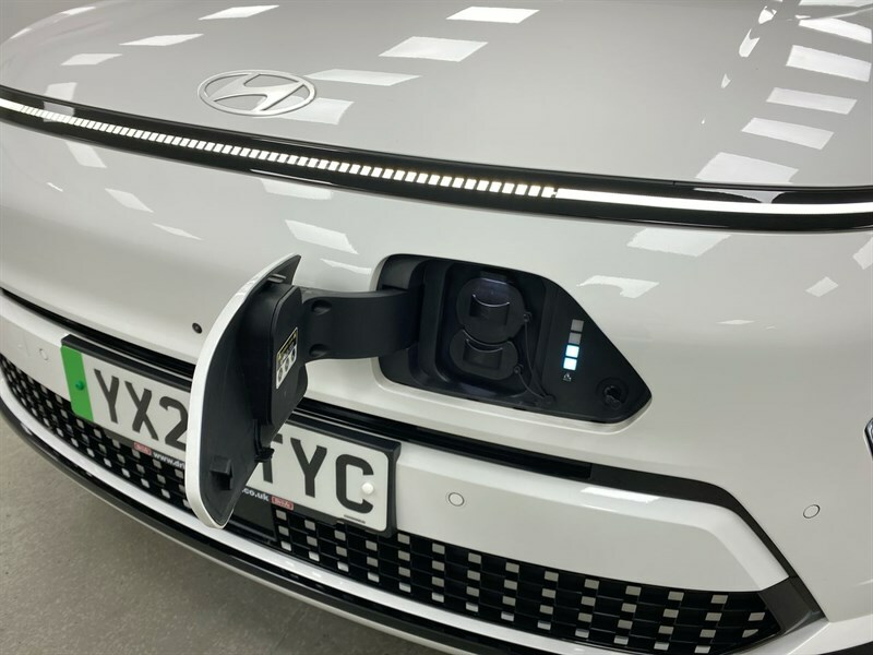Hyundai Kona Advance Orange #28