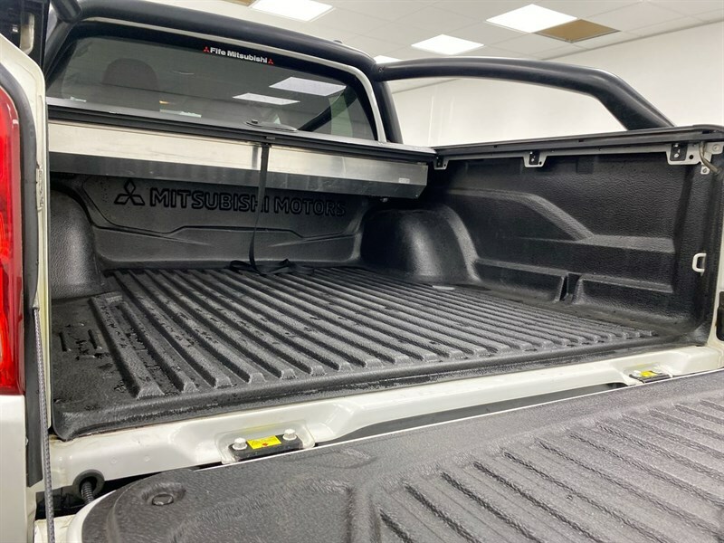 Mitsubishi L200 Double Cab Di-d 150 Silver #60