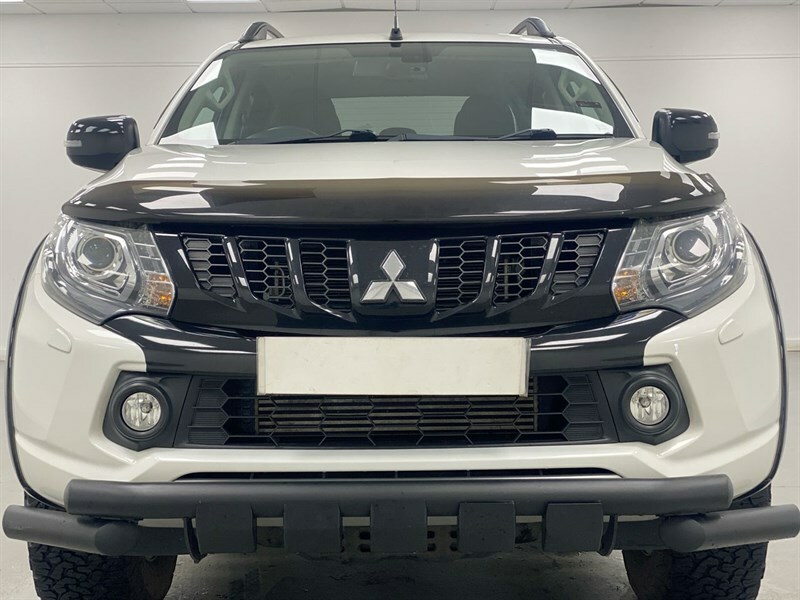 Mitsubishi L200 Double Cab Di-d 181 Barbarian Black 4Wd White #6