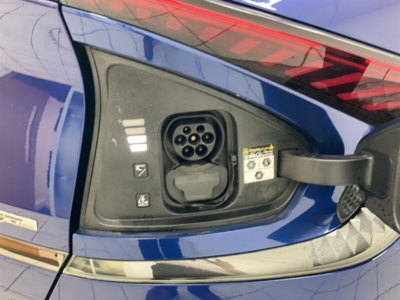 Kia EV6 77.4Kwh Air Red #28