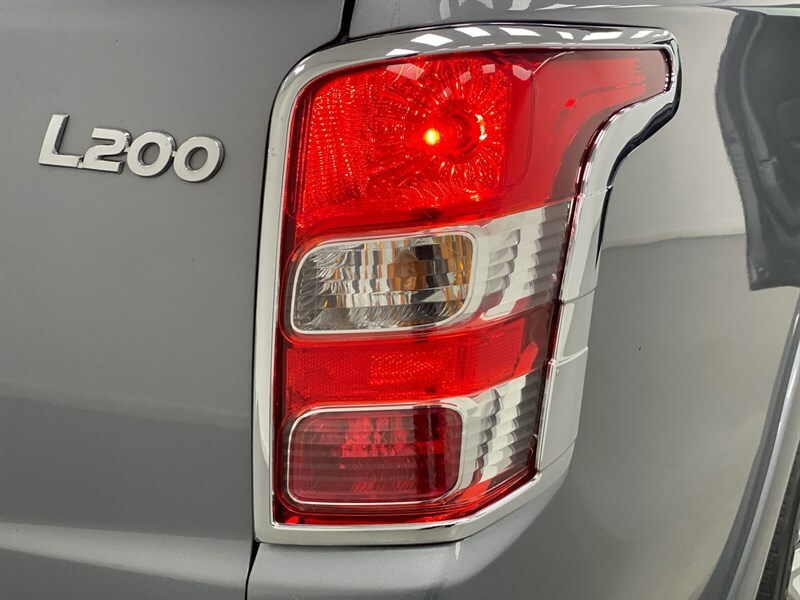 Mitsubishi L200 Di-d Dc Warrior Silver #22