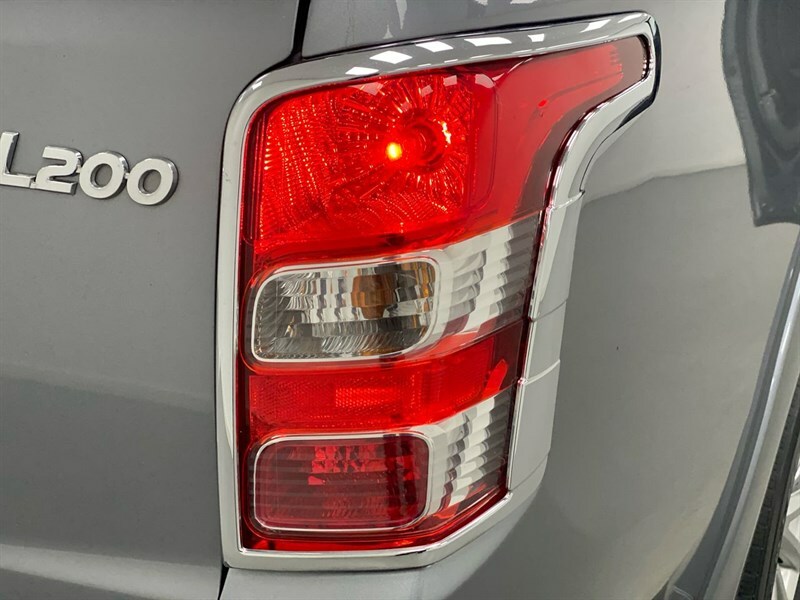 Mitsubishi L200 Di-d Dc Warrior Silver #23