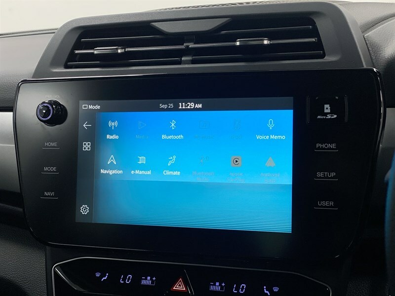 SsangYong Tivoli Hatchback Black #37