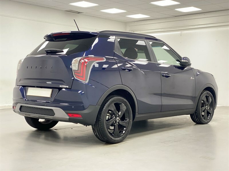 SsangYong Tivoli Hatchback Black #12