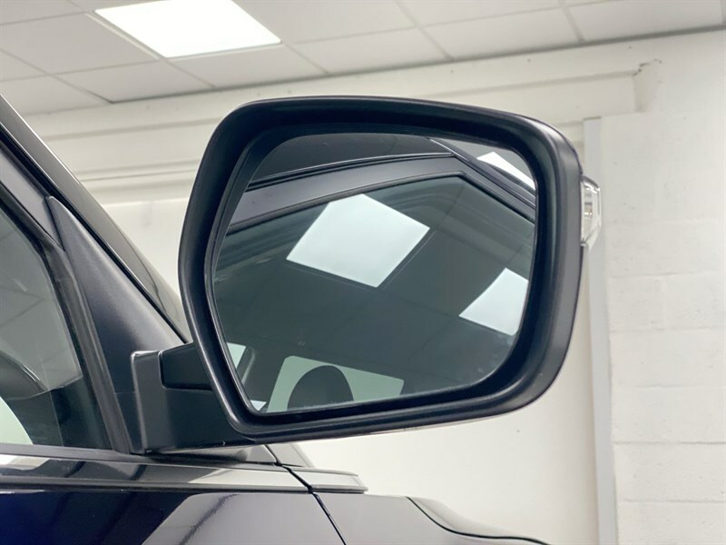 SsangYong Tivoli Hatchback Black #18