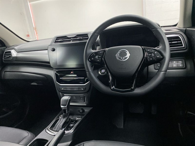 SsangYong Tivoli Hatchback Black #25