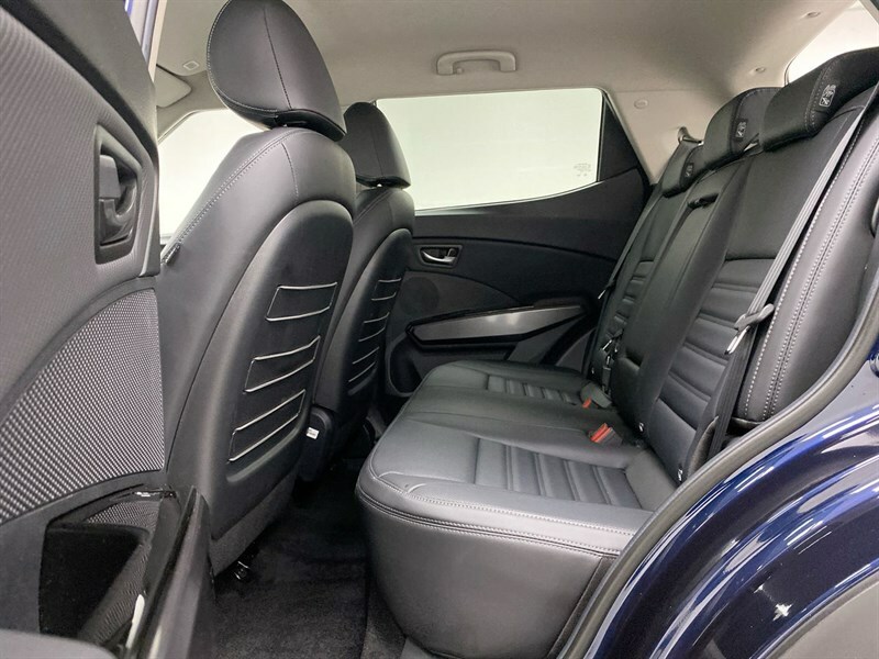 SsangYong Tivoli Hatchback Black #49
