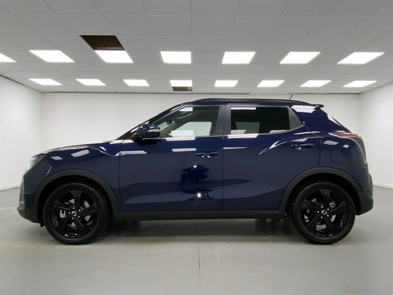 SsangYong Tivoli Hatchback Black #13