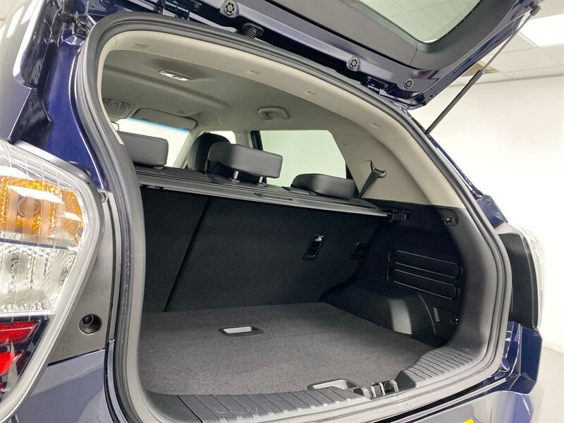 SsangYong Tivoli Hatchback Black #52