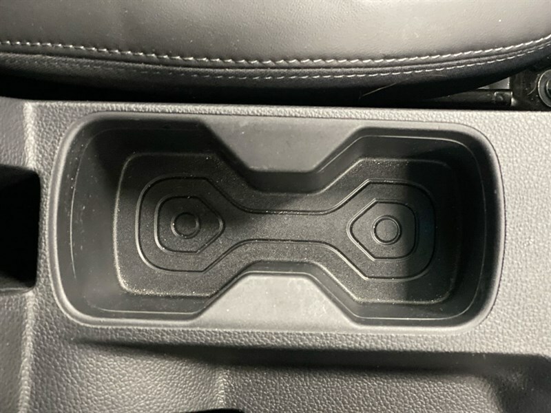 SsangYong Tivoli Hatchback Black #42