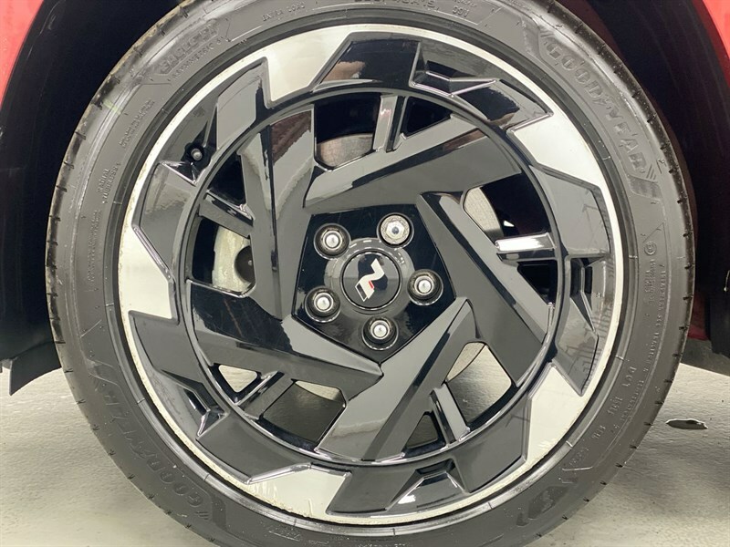 Hyundai Kona Advance White #10